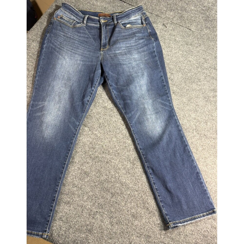 Judy Blue Straight Fit Jeans – Women’s 18W – Stretch Denim – Mid Rise – Classic